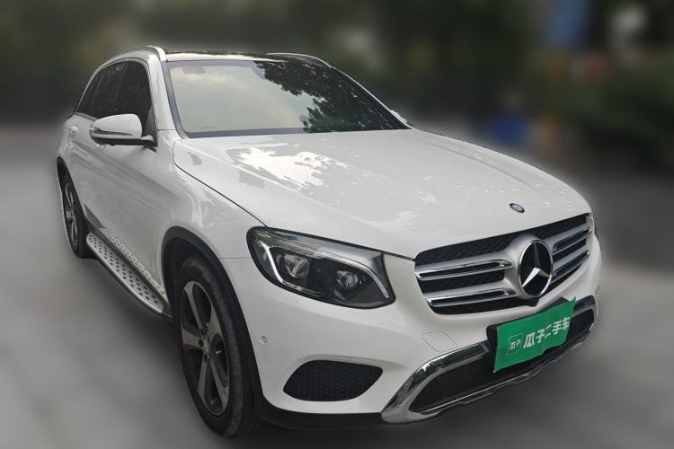 Used Mercedes-Benz GLC 2016 GLC 300 4MATIC Dynamic Model Front Right 45 Deg