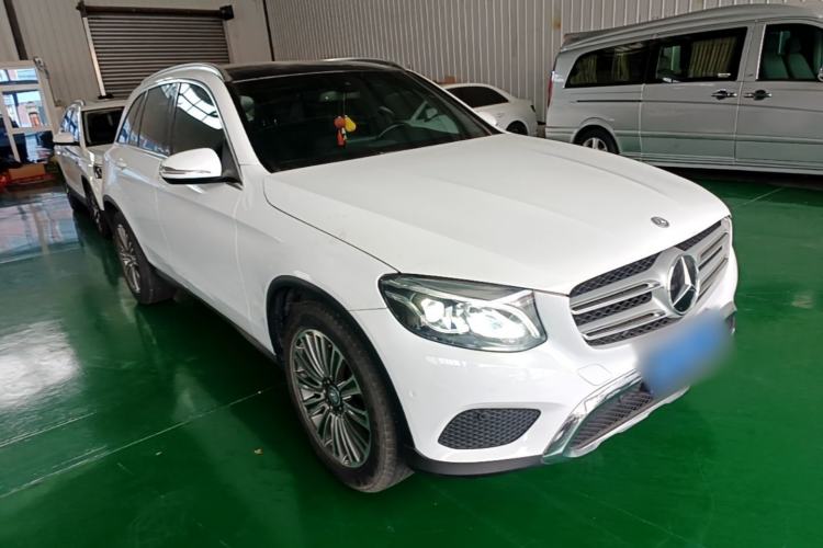 Used Mercedes-Benz GLC 2016 GLC 260 4MATIC Dynamic Edition Front Right 45 Deg
