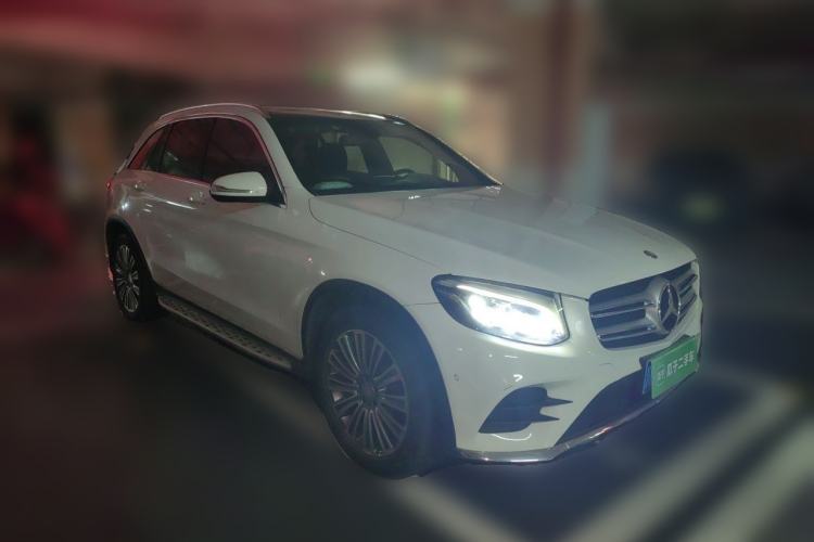 Used Mercedes-Benz GLC 2016 GLC 260 4MATIC Dynamic Edition Front Right 45 Deg