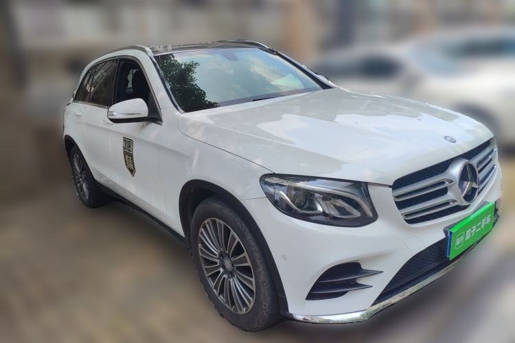 Used Mercedes-Benz GLC 2016 GLC 260 4MATIC Dynamic Edition Front Right 45 Deg
