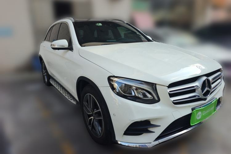 Used Mercedes-Benz GLC 2016 GLC 260 4MATIC Luxury Model Front Right 45 Deg