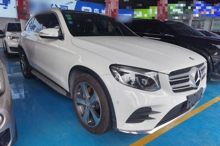 Used Mercedes-Benz GLC 2016 GLC 300 4MATIC Dynamic Model Front Right 45 Deg