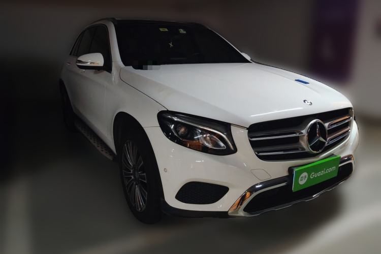Used Mercedes-Benz GLC 2016 GLC 260 4MATIC Dynamic Edition Front Right 45 Deg