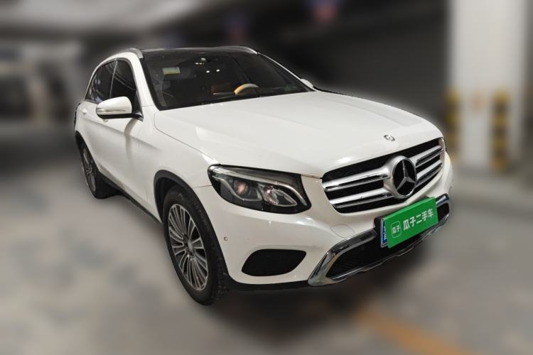 Used Mercedes-Benz GLC 2016 GLC 260 4MATIC Dynamic Edition Front Right 45 Deg