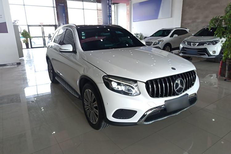 Used Mercedes-Benz GLC 2016 GLC 260 4MATIC Dynamic Edition Front Right 45 Deg