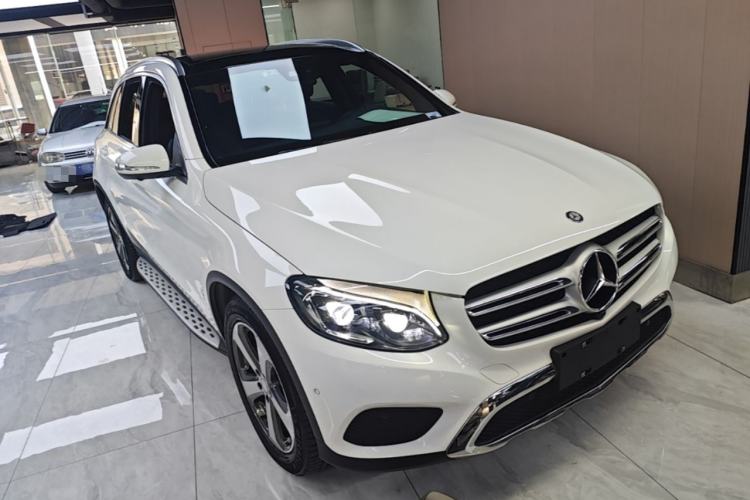 Used Mercedes-Benz GLC 2016 GLC 300 4MATIC Dynamic Model Front Right 45 Deg