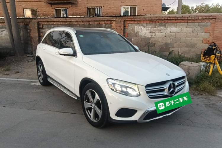 Used Mercedes-Benz GLC 2016 GLC 300 4MATIC Dynamic Model Front Right 45 Deg