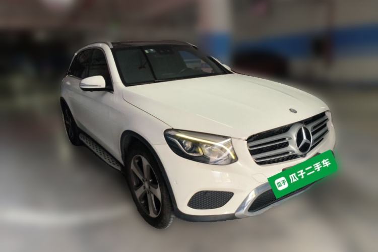Used Mercedes-Benz GLC 2016 GLC 260 4MATIC Luxury Model Front Right 45 Deg