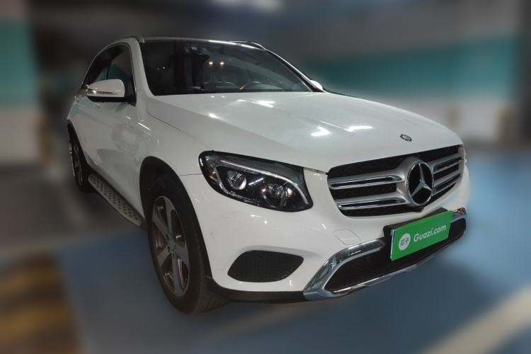 Used Mercedes-Benz GLC 2016 GLC 300 4MATIC Dynamic Model Front Right 45 Deg
