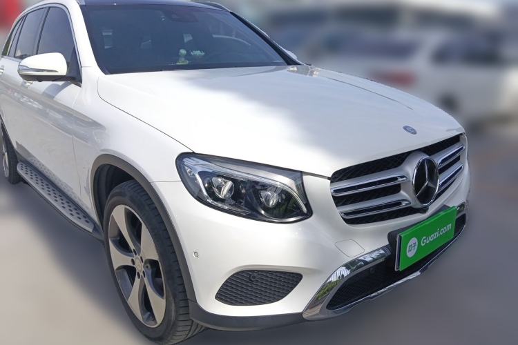 Used Mercedes-Benz GLC 2016 GLC 300 4MATIC Luxury Model Front Right 45 Deg