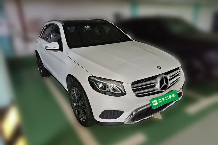 Used Mercedes-Benz GLC 2016 GLC 260 4MATIC Dynamic Edition Front Right 45 Deg