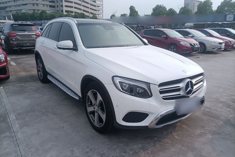 Used Mercedes-Benz GLC 2016 GLC 300 4MATIC Dynamic Model Front Right 45 Deg