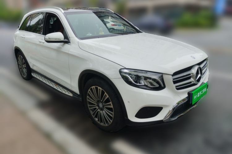 Used Mercedes-Benz GLC 2016 GLC 260 4MATIC Dynamic Edition Front Right 45 Deg