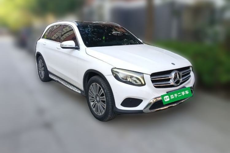 Used Mercedes-Benz GLC 2016 GLC 260 4MATIC Dynamic Edition Front Right 45 Deg