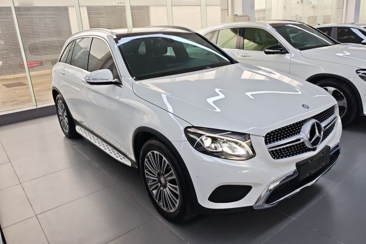 Used Mercedes-Benz GLC 2016 GLC 260 4MATIC Dynamic Edition Front Right 45 Deg