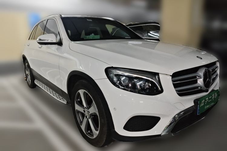 Used Mercedes-Benz GLC 2016 GLC 300 4MATIC Dynamic Model Front Right 45 Deg