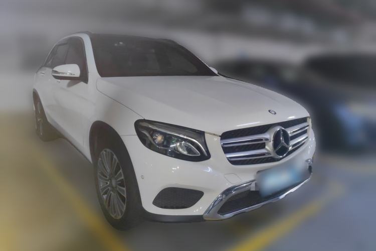 Used Mercedes-Benz GLC 2016 GLC 260 4MATIC Dynamic Edition Front Right 45 Deg