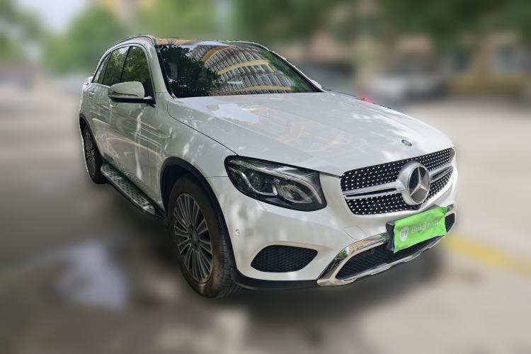 Used Mercedes-Benz GLC 2016 GLC 260 4MATIC Dynamic Edition Front Right 45 Deg