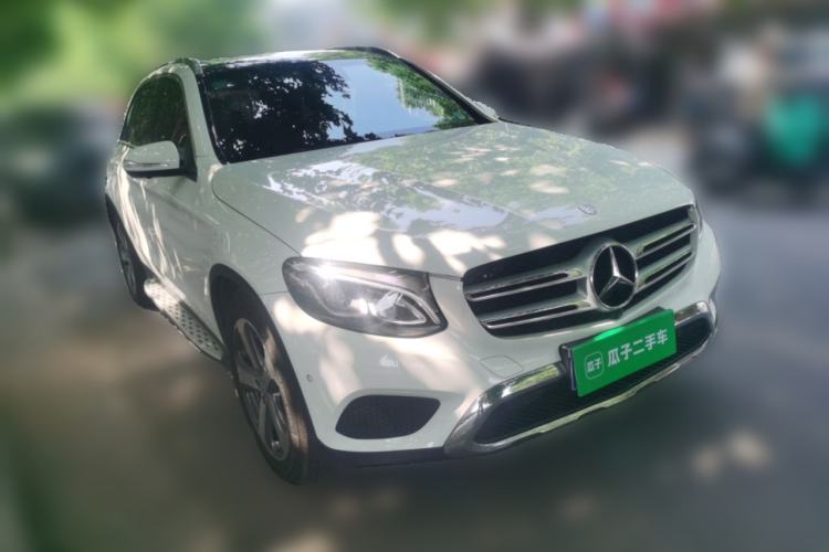Used Mercedes-Benz GLC 2016 GLC 260 4MATIC Luxury Model Front Right 45 Deg