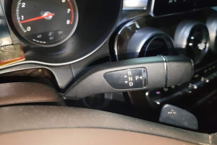 Used Mercedes-Benz GLC 2016 GLC 260 4MATIC Dynamic Edition Gear Lever