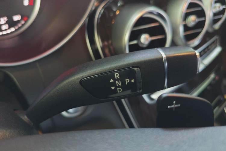 Used Mercedes-Benz GLC 2016 GLC 260 4MATIC Dynamic Edition Gear Lever