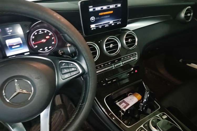 Used Mercedes-Benz GLC 2016 GLC 260 4MATIC Luxury Model Gear Lever