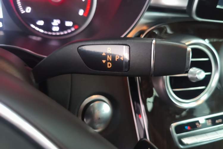 Used Mercedes-Benz GLC 2016 GLC 260 4MATIC Dynamic Edition Gear Lever