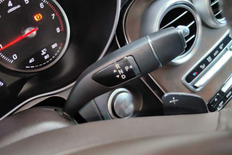 Used Mercedes-Benz GLC 2016 GLC 300 4MATIC Dynamic Model Gear Lever