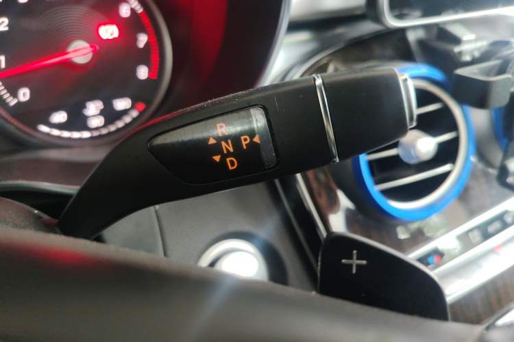 Used Mercedes-Benz GLC 2016 GLC 260 4MATIC Dynamic Edition Gear Lever