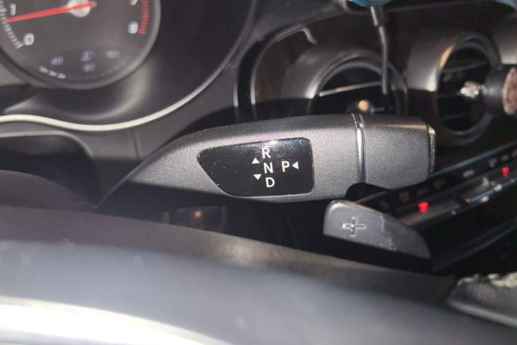Used Mercedes-Benz GLC 2016 GLC 260 4MATIC Luxury Model Gear Lever