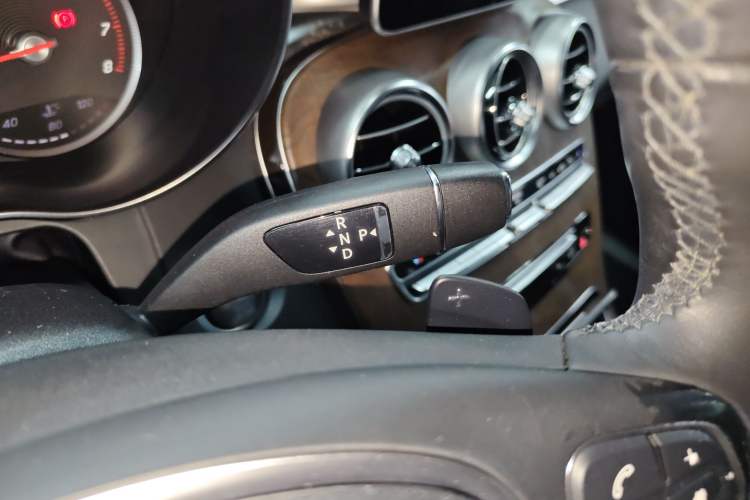 Used Mercedes-Benz GLC 2016 GLC 300 4MATIC Dynamic Model Gear Lever