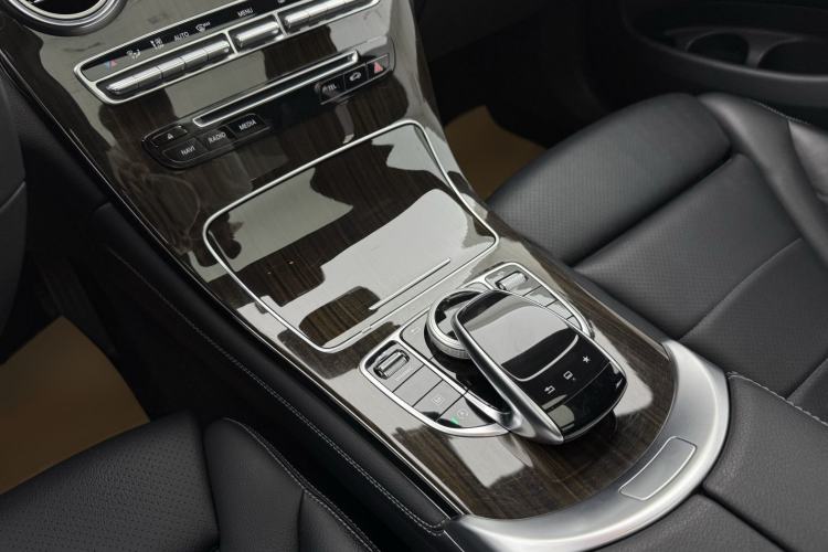 Used Mercedes-Benz GLC 2016 GLC 260 4MATIC Luxury Model Gear Lever