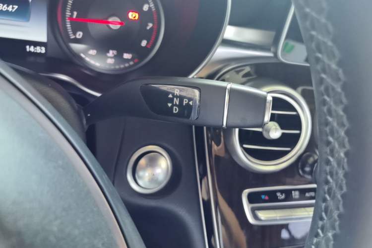 Used Mercedes-Benz GLC 2016 GLC 260 4MATIC Dynamic Edition Gear Lever