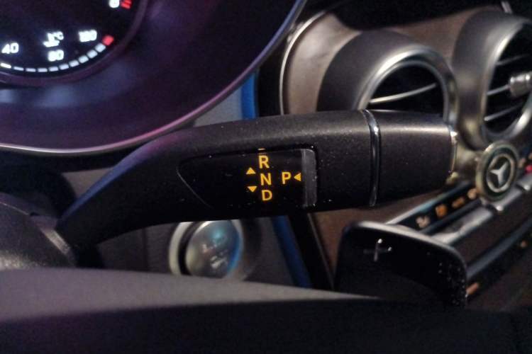 Used Mercedes-Benz GLC 2016 GLC 300 4MATIC Dynamic Model Gear Lever