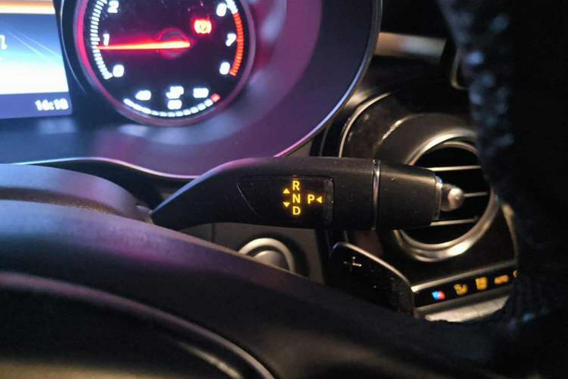 Used Mercedes-Benz GLC 2016 GLC 260 4MATIC Dynamic Edition Gear Lever