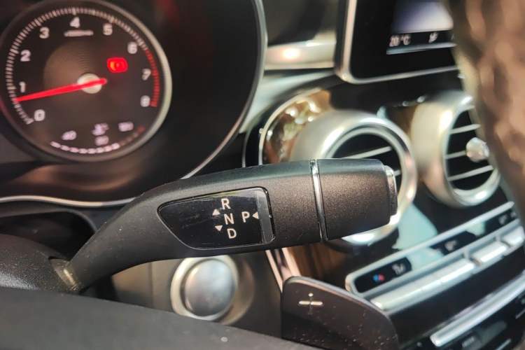 Used Mercedes-Benz GLC 2016 GLC 260 4MATIC Luxury Model Gear Lever