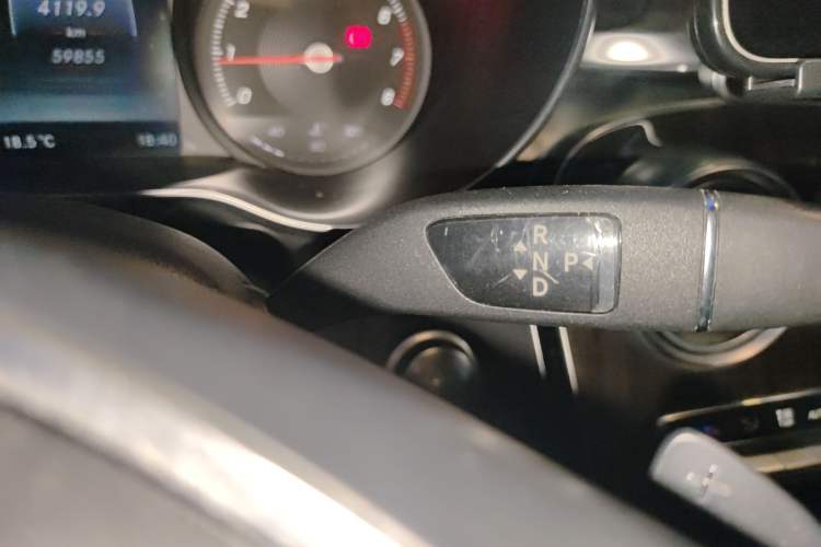 Used Mercedes-Benz GLC 2016 GLC 260 4MATIC Luxury Model Gear Lever