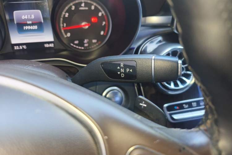 Used Mercedes-Benz GLC 2016 GLC 260 4MATIC Luxury Model Gear Lever