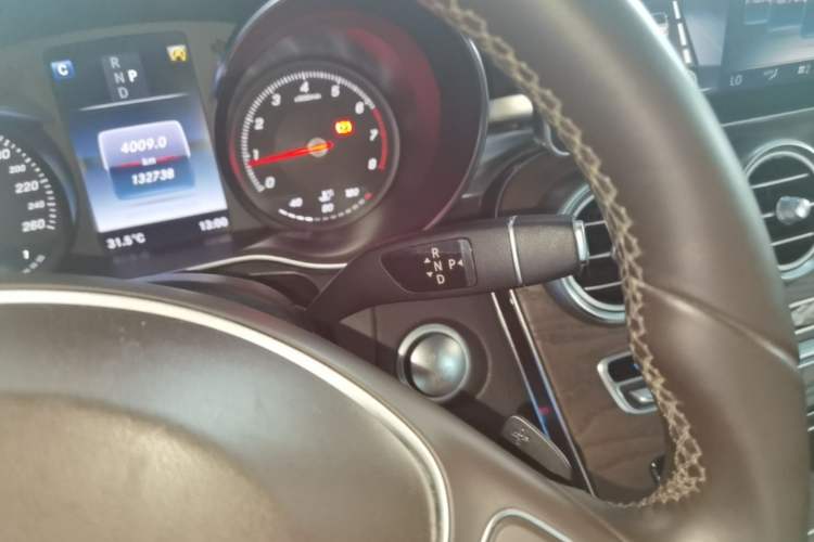 Used Mercedes-Benz GLC 2016 GLC 300 4MATIC Dynamic Model Gear Lever