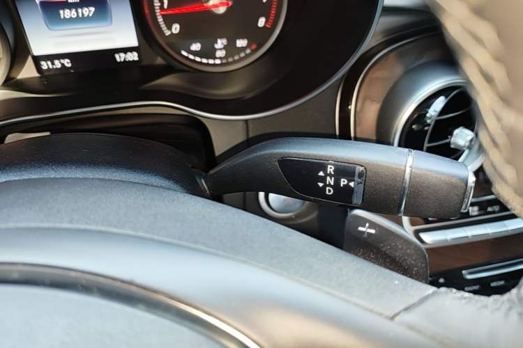 Used Mercedes-Benz GLC 2016 GLC 300 4MATIC Dynamic Model Gear Lever