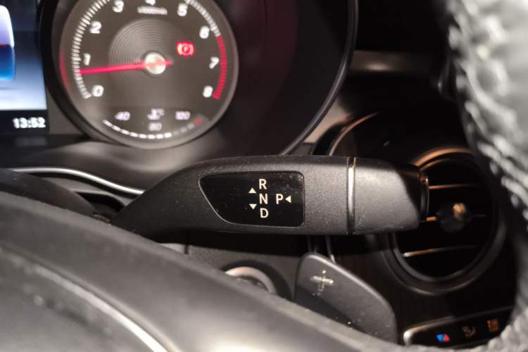 Used Mercedes-Benz GLC 2016 GLC 260 4MATIC Luxury Model Gear Lever