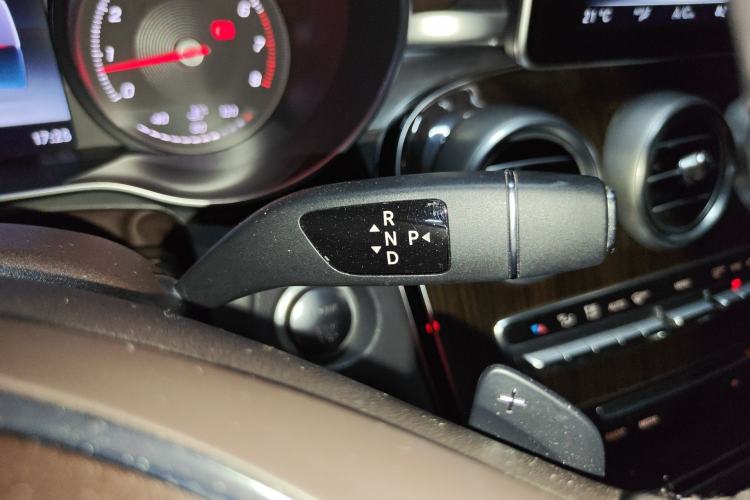 Used Mercedes-Benz GLC 2016 GLC 260 4MATIC Dynamic Edition Gear Lever