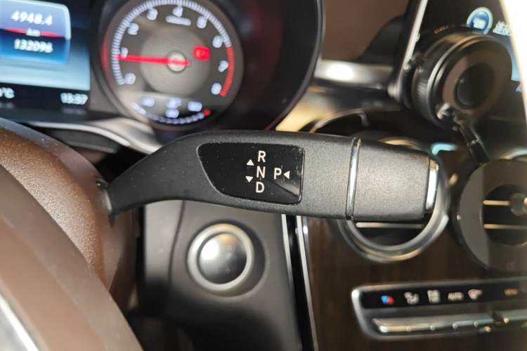 Used Mercedes-Benz GLC 2016 GLC 260 4MATIC Dynamic Edition Gear Lever
