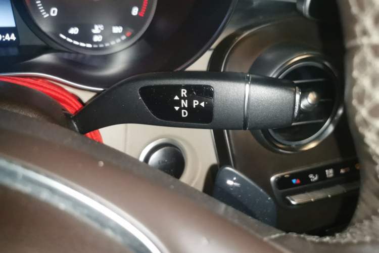 Used Mercedes-Benz GLC 2016 GLC 300 4MATIC Dynamic Model Gear Lever