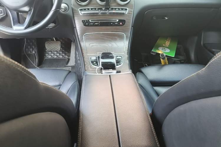 Used Mercedes-Benz GLC 2016 GLC 300 4MATIC Dynamic Model Gear Lever