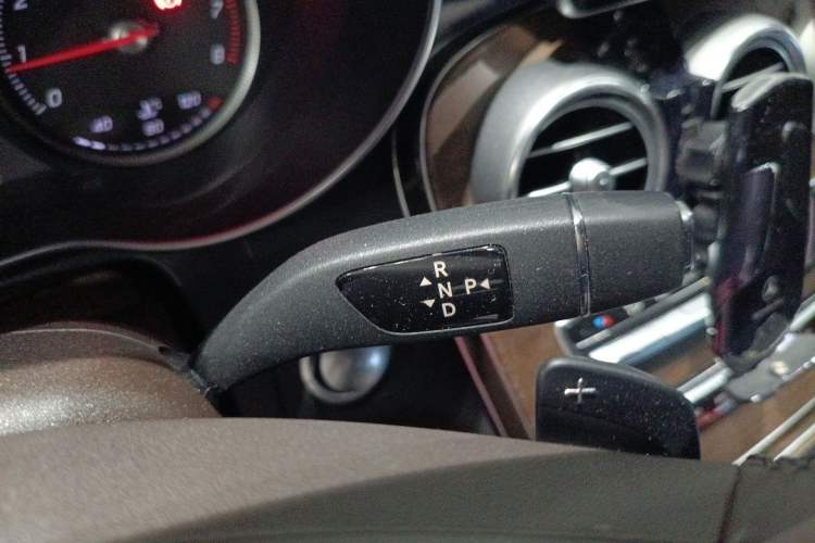 Used Mercedes-Benz GLC 2016 GLC 300 4MATIC Dynamic Model Gear Lever