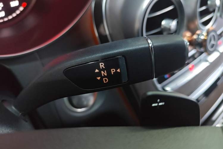 Used Mercedes-Benz GLC 2016 GLC 300 4MATIC Dynamic Model Gear Lever
