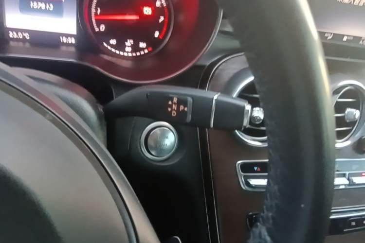 Used Mercedes-Benz GLC 2016 GLC 300 4MATIC Dynamic Model Gear Lever