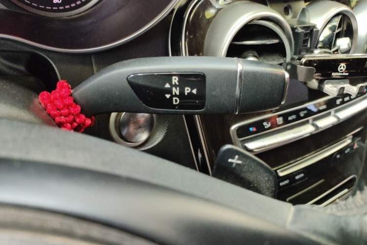 Used Mercedes-Benz GLC 2016 GLC 260 4MATIC Luxury Model Gear Lever