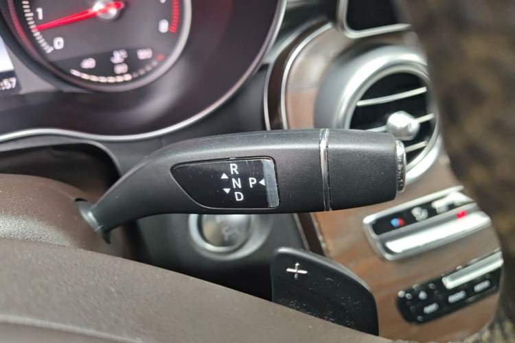Used Mercedes-Benz GLC 2016 GLC 300 4MATIC Dynamic Model Gear Lever